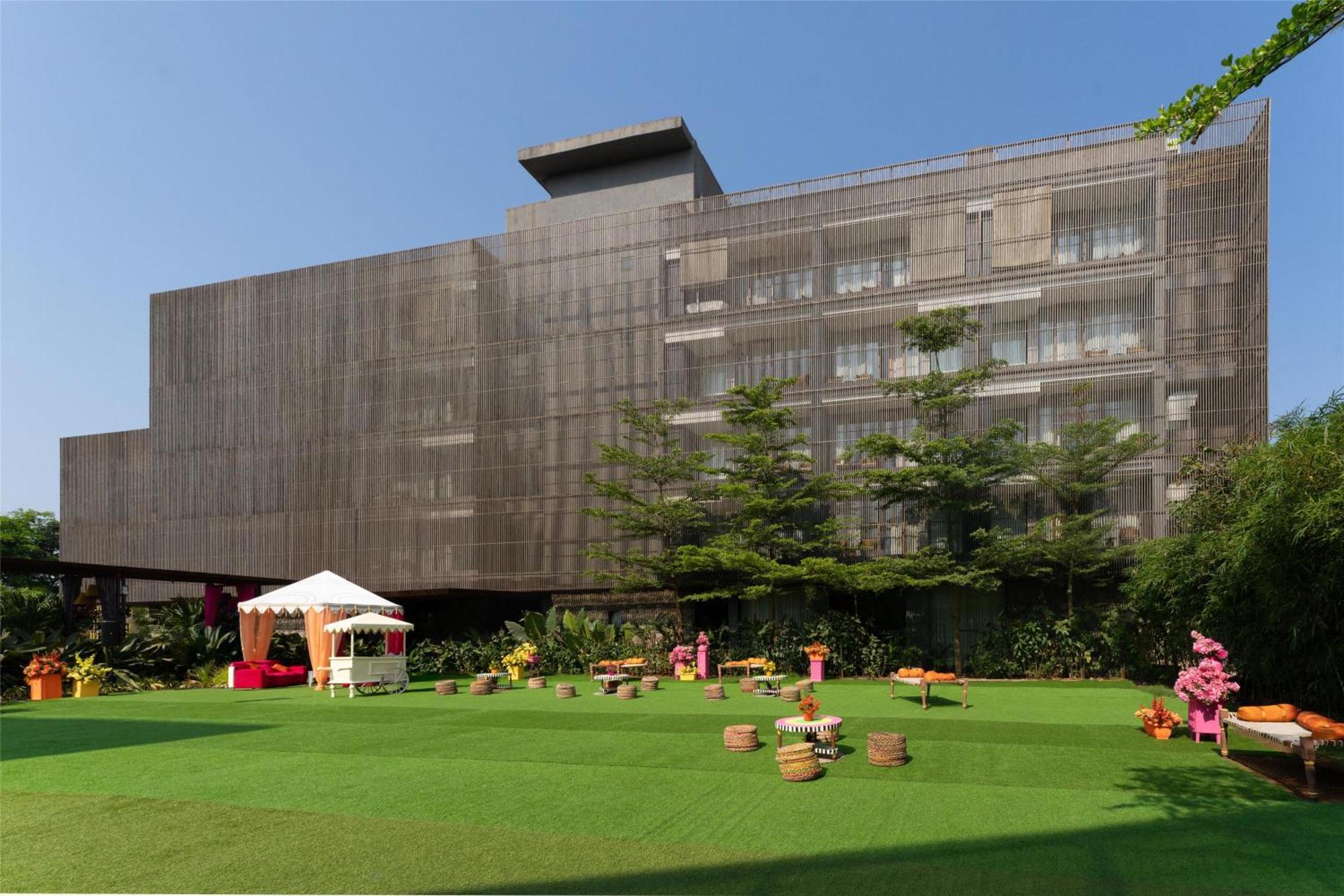 Radisson Resort And Spa โลนาวาลา ภายนอก รูปภาพ